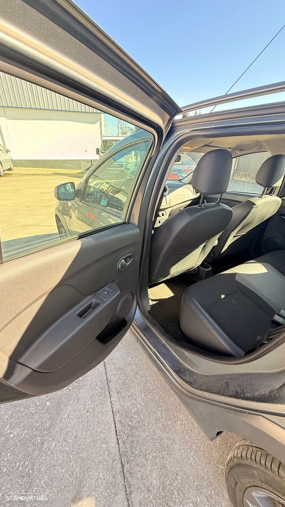 Dacia Logan MCV 1.5 dCi Stepway - 16