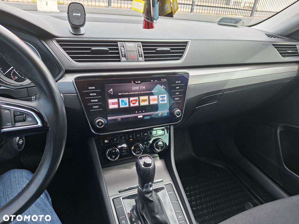 Skoda Superb 2.0 TSI L&K DSG - 9