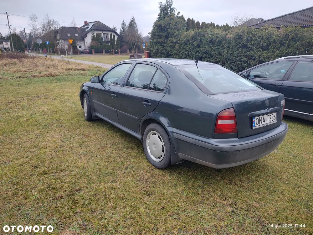 Skoda Octavia 1.6 LX - 11