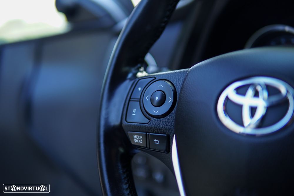 Toyota Auris 1.4 D-4D Exclusive+P.Sport - 33