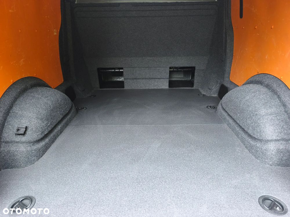 Volkswagen Transporter - 32