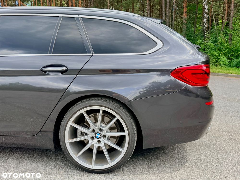 BMW Seria 5 520d xDrive Luxury Line sport - 12