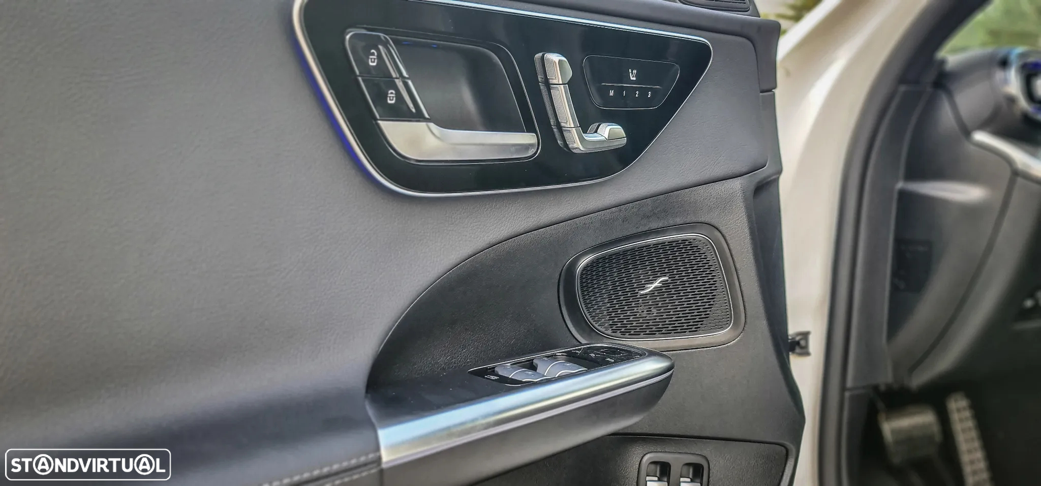 Mercedes-Benz C 300 e AMG Line - 34