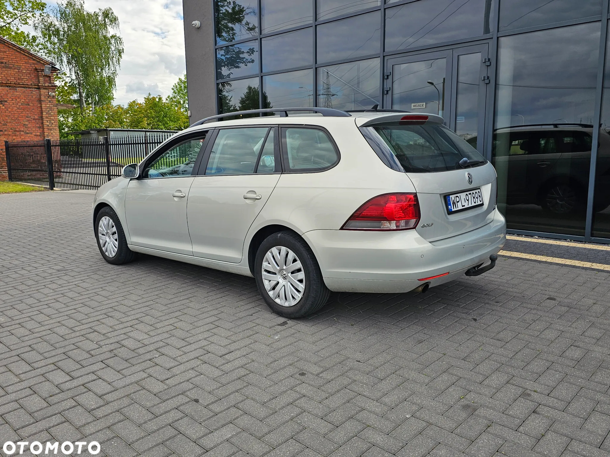 Volkswagen Golf VI 1.6 TDI Comfortline - 16