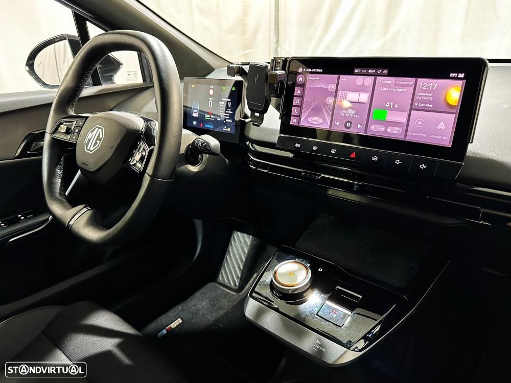 MG MG4 64 kWh Luxury - 28