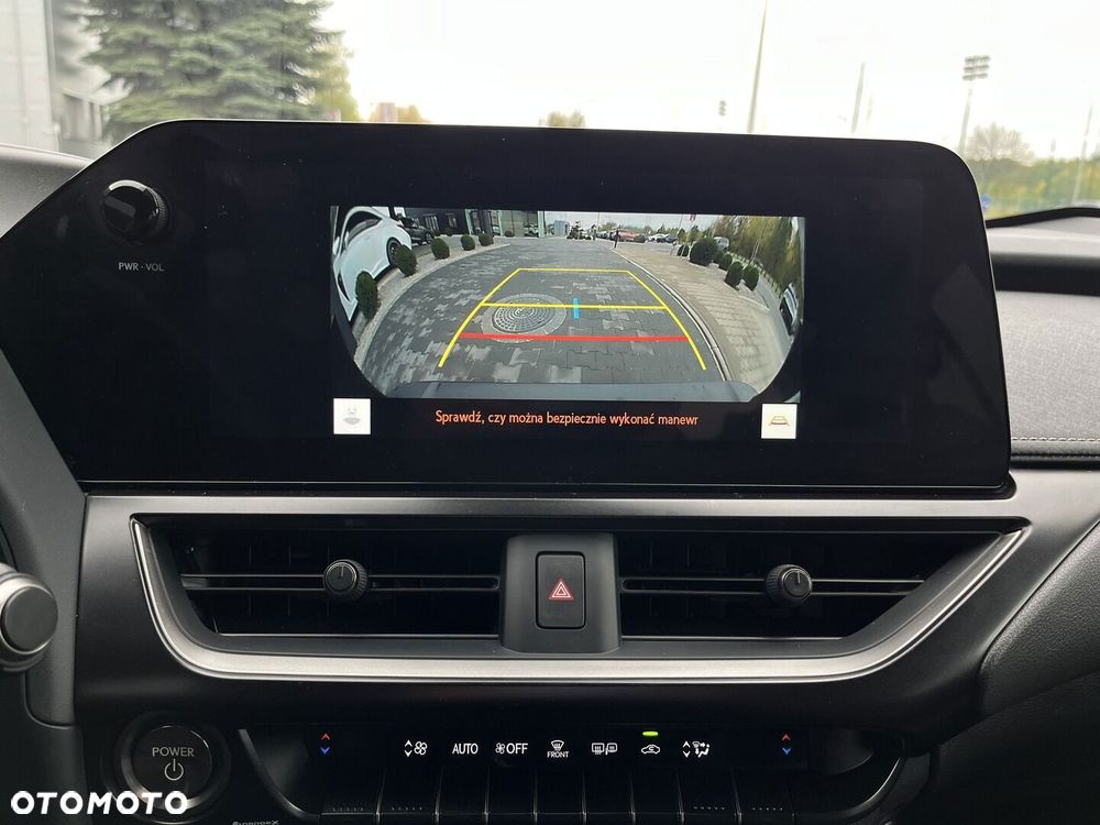 Lexus UX 2023