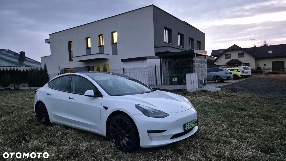 Tesla Model 3 - 12