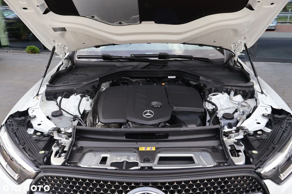 Mercedes-Benz GLC - 25