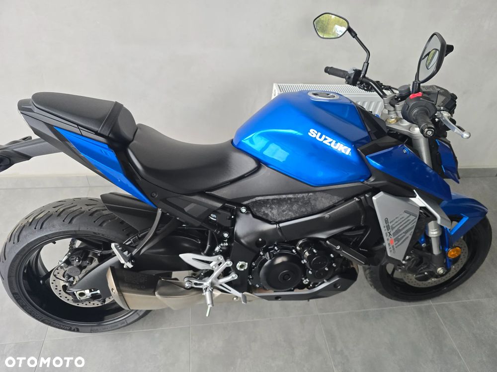 Suzuki GSX - 39