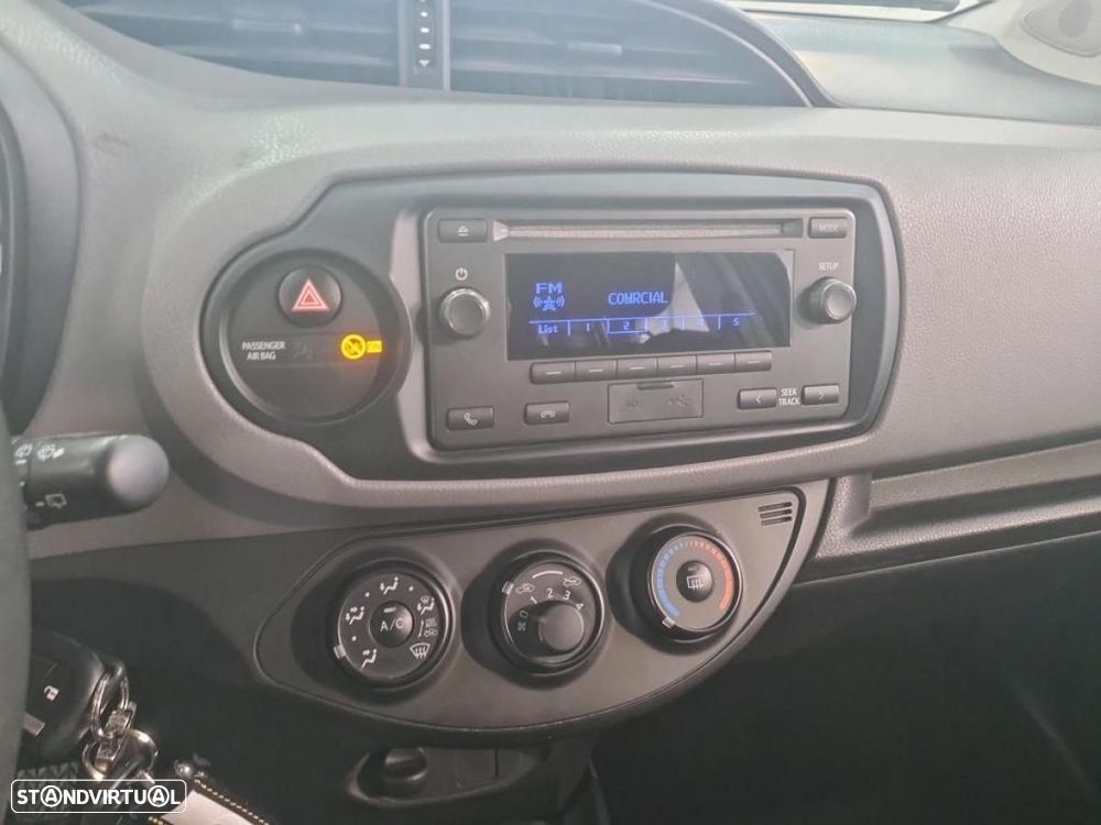 Toyota Yaris bizz 1.0 VVT-i C/IVA - 4