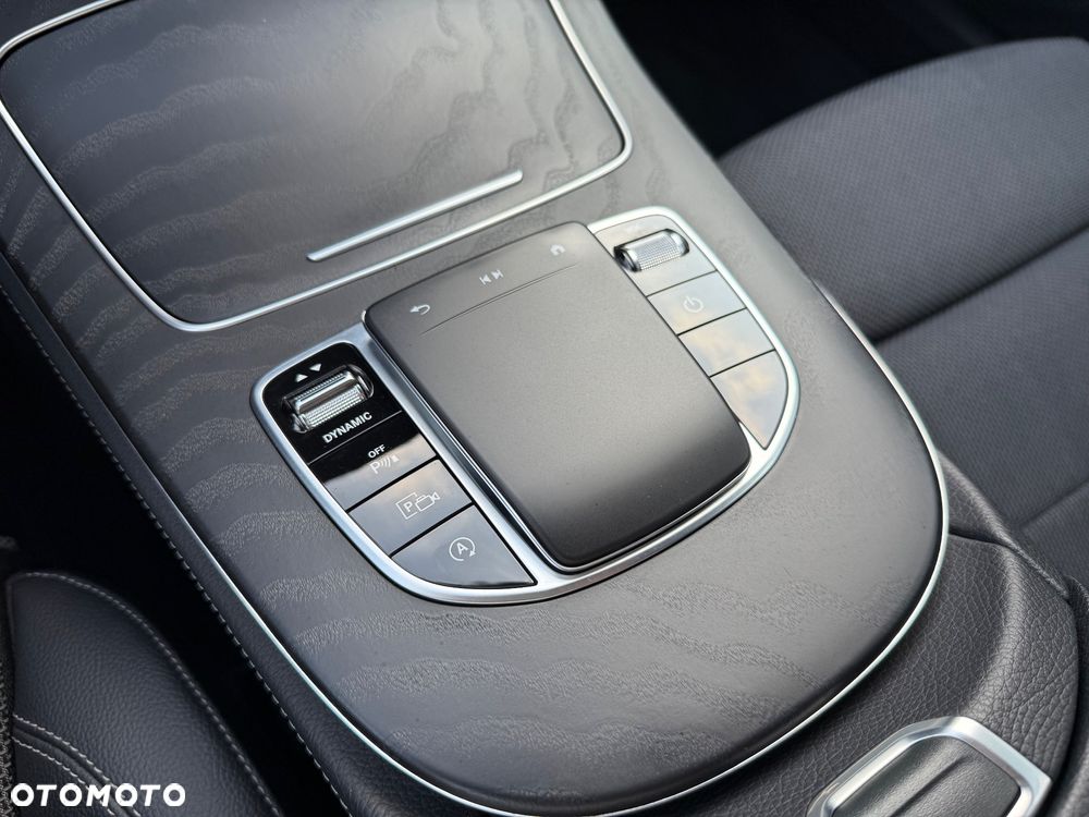 Mercedes-Benz Klasa E 220 d Avantgarde - 32