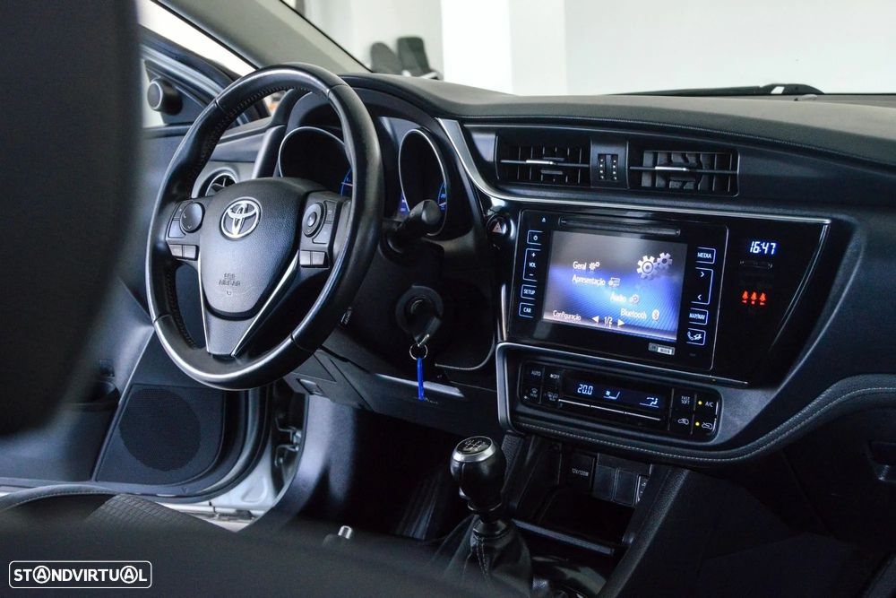 Toyota Auris 1.4 D-4D Comfort - 28