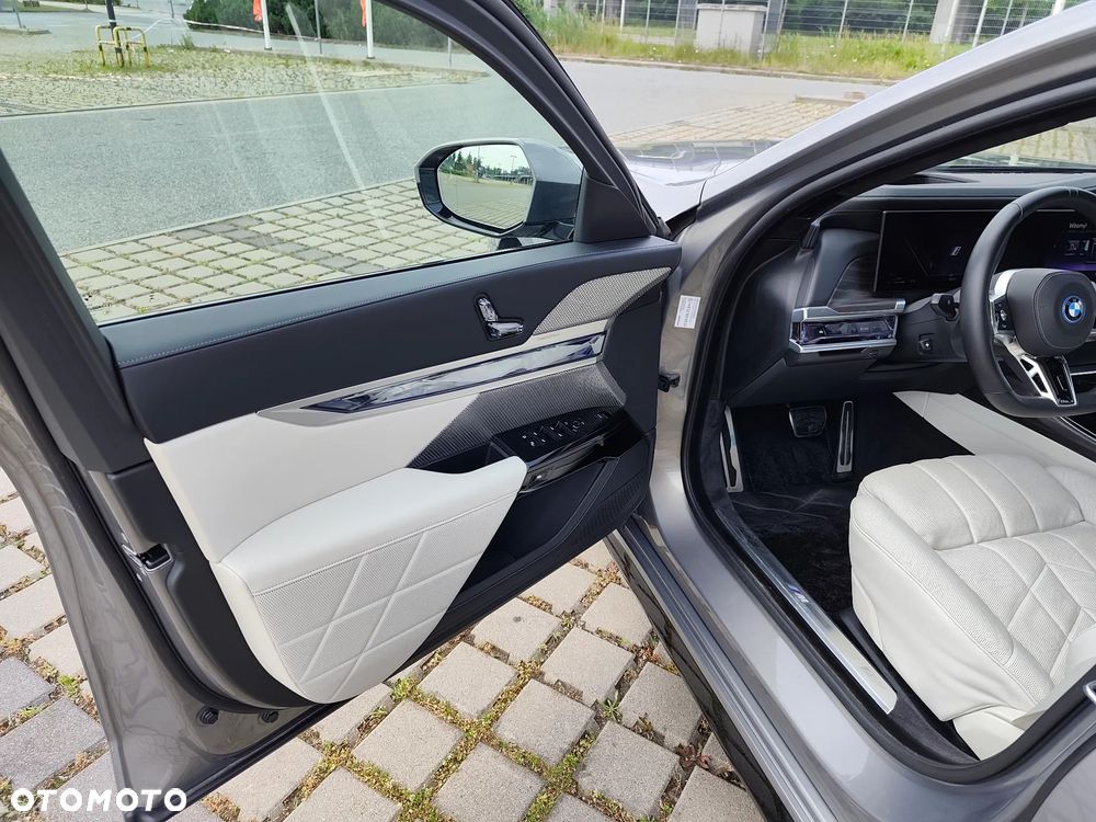 BMW Seria 7 750e PHEV xDrive M Sport sport - 9