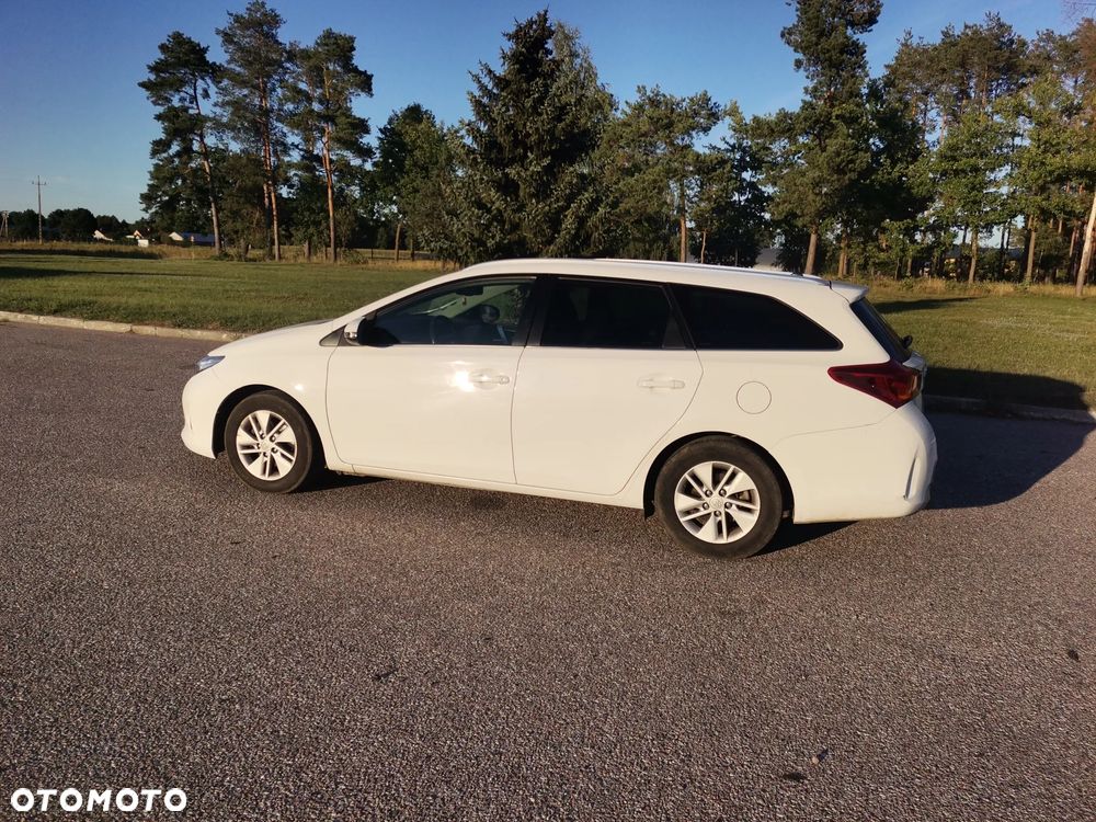 Toyota Auris - 10