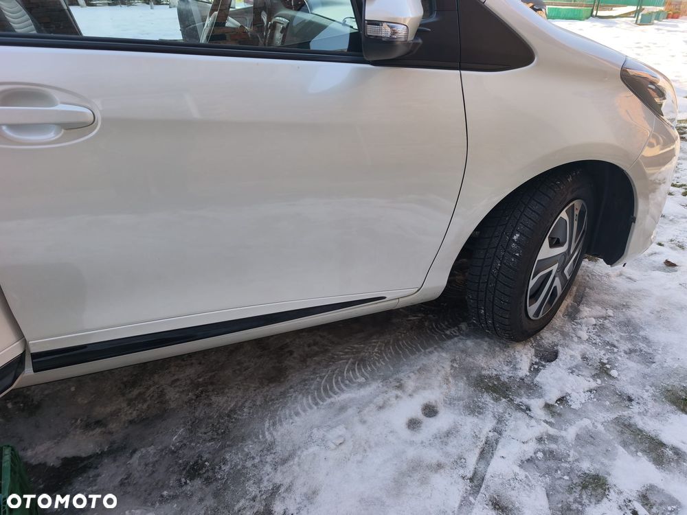 Toyota Yaris 1.5 Premium - 5