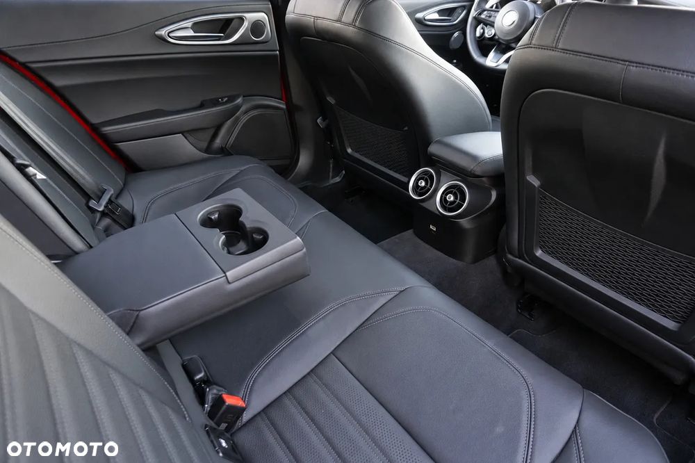 Alfa Romeo Giulia 2.0 Turbo Veloce Q4 - 35