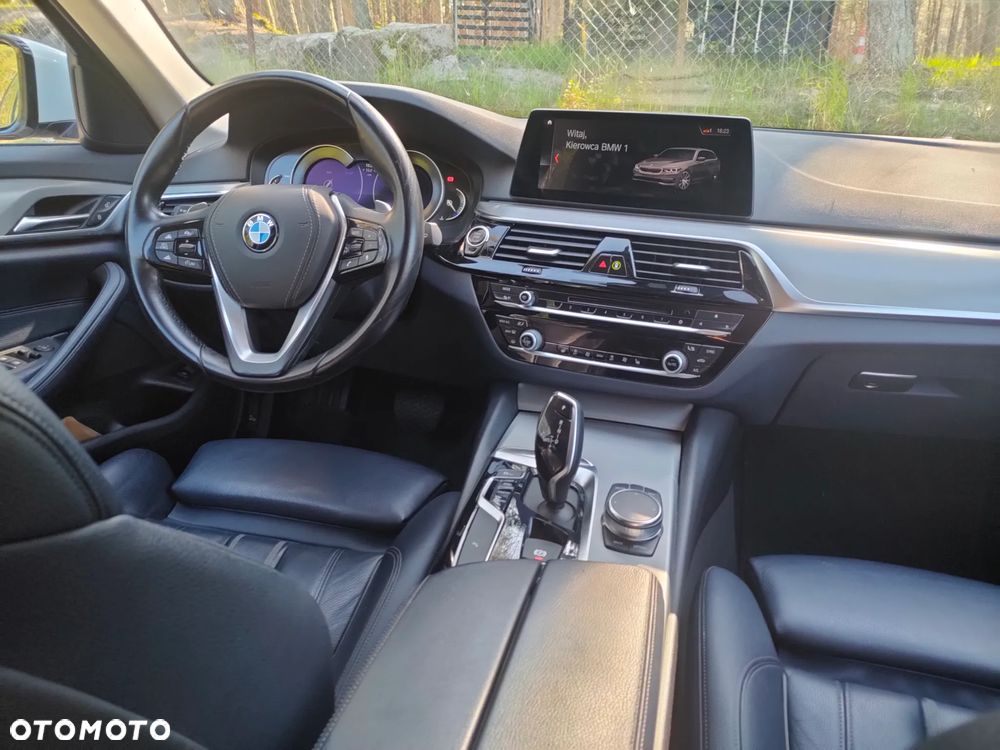 BMW Seria 5 525d Sport Line - 3