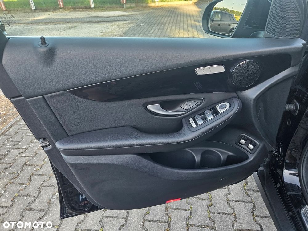 Mercedes-Benz GLC 300 e 4-Matic - 14