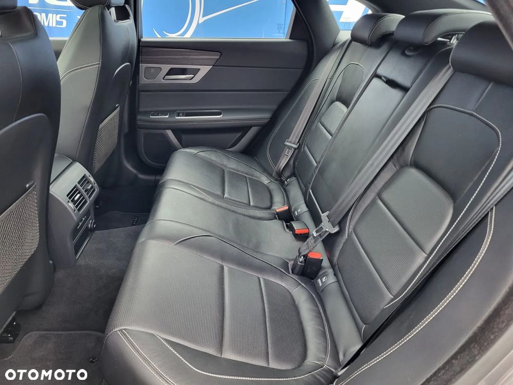 Jaguar XF 2.0 i4D AWD R-Sport - 13