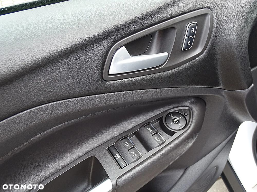 Ford Kuga 2.0 TDCi 4x4 Titanium - 32