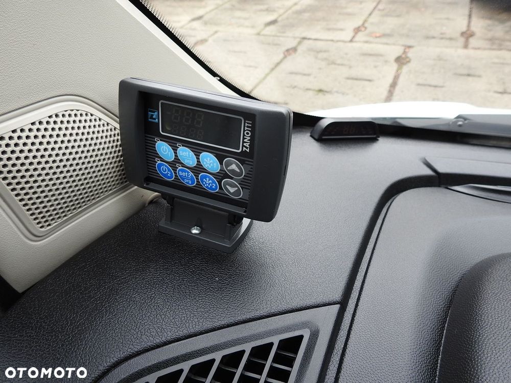 Peugeot BOXER FURGON CHŁODNIA  -5*C DWIE KOMORY  TEMPOMAT KLIMATYZACJA  120KM - 32
