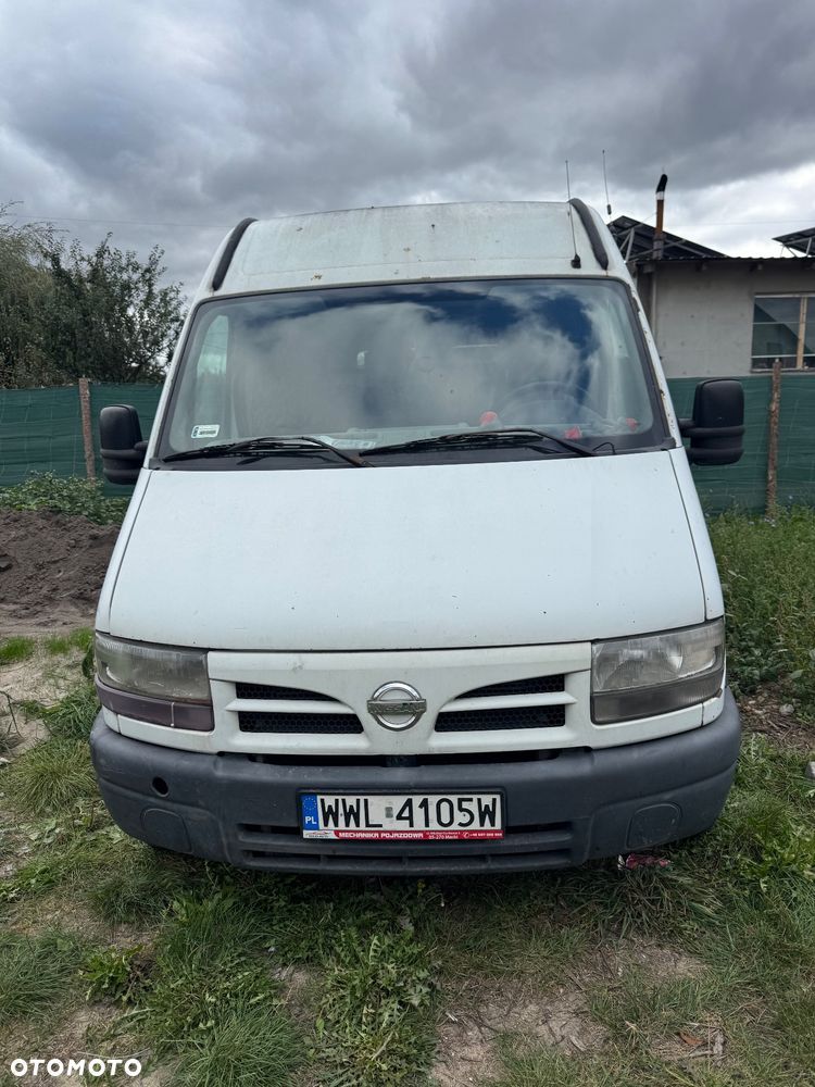 Nissan Interstar - 1