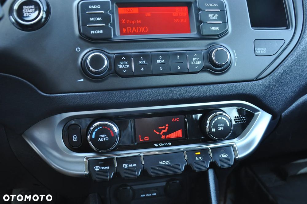 Kia Rio 1.2 Dream Team Edition - 17