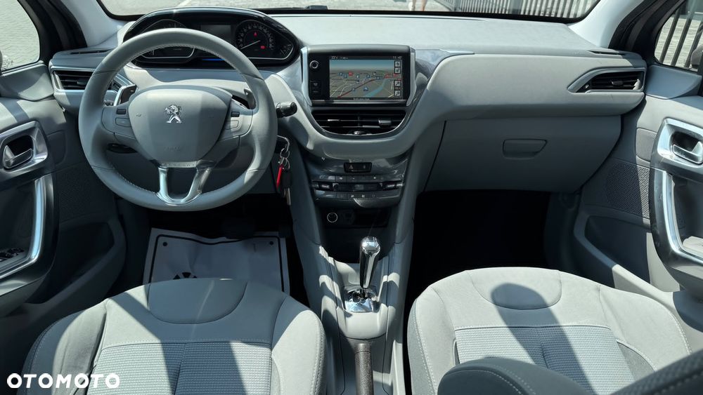 Peugeot 208 - 25