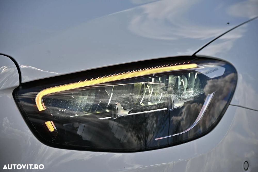 Mercedes-Benz E 300 Hybrid de T-Modell 4MATIC Aut. - 11
