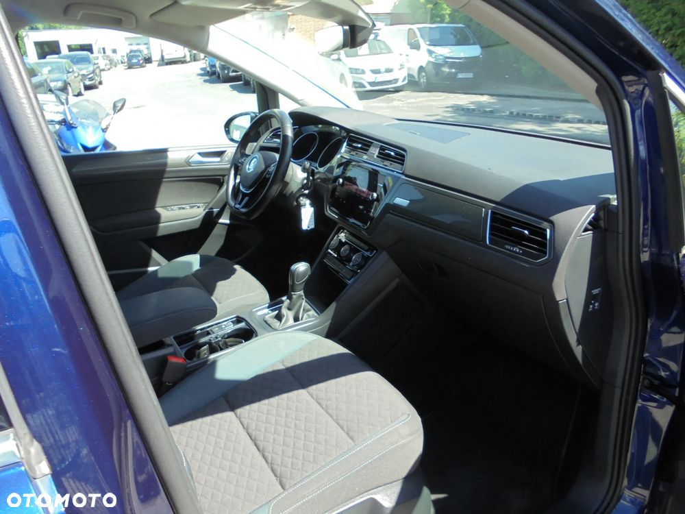 Volkswagen Touran 2.0 TDI SCR DSG IQ.DRIVE - 14