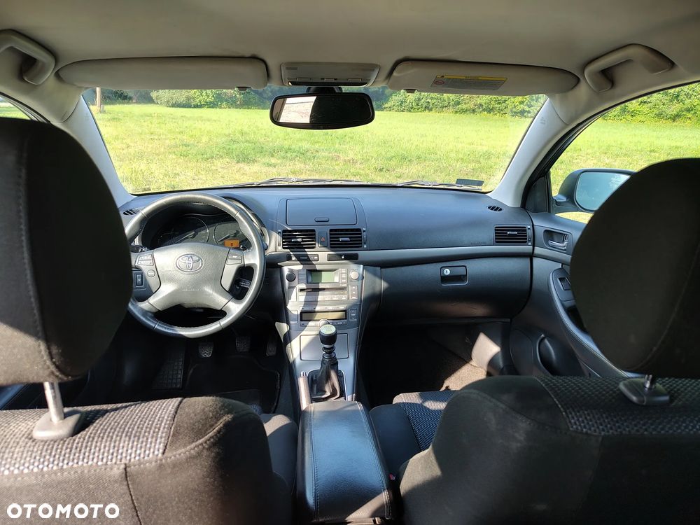 Toyota Avensis 2.0 D-4D Luna - 24
