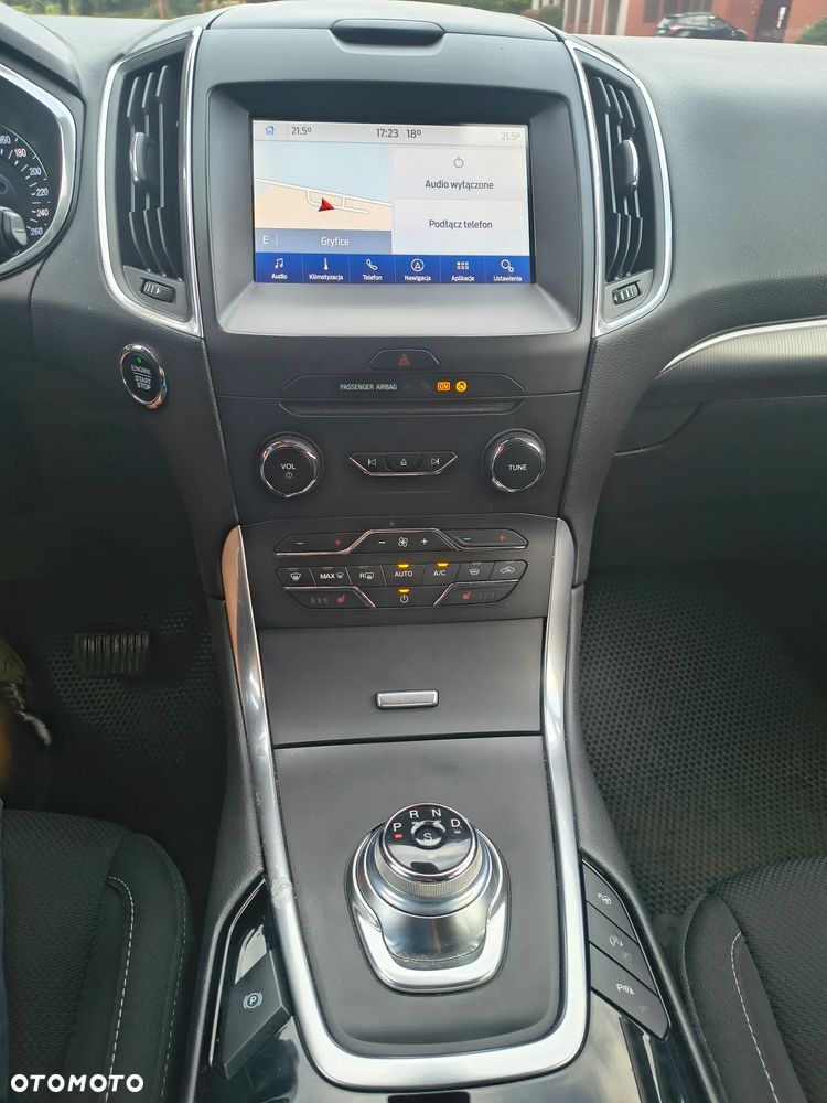 Ford S-Max - 13
