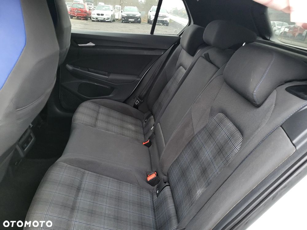 Volkswagen Golf - 31