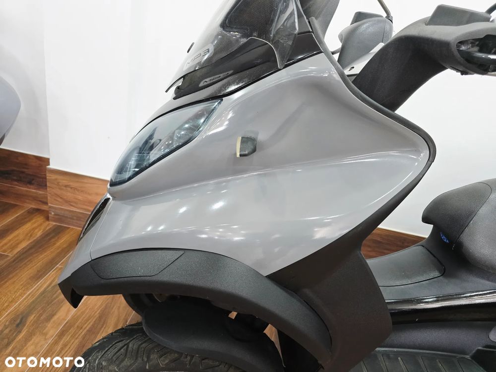 Piaggio MP-3 - 8