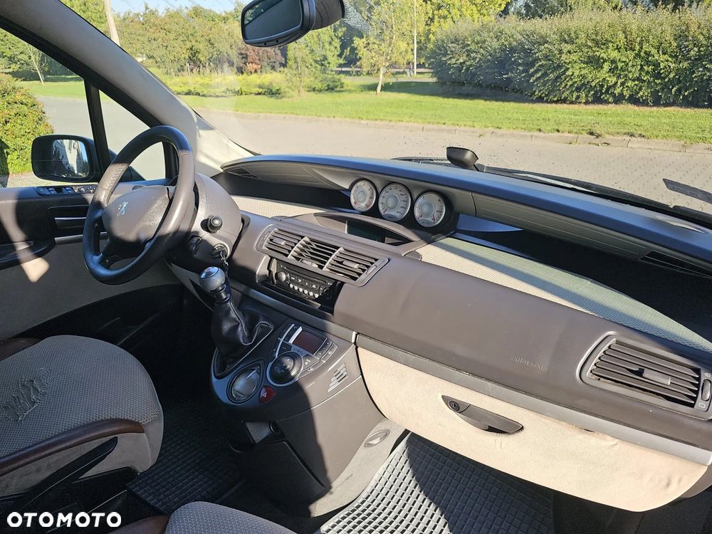 Peugeot 807 HDi 130 Premium - 28