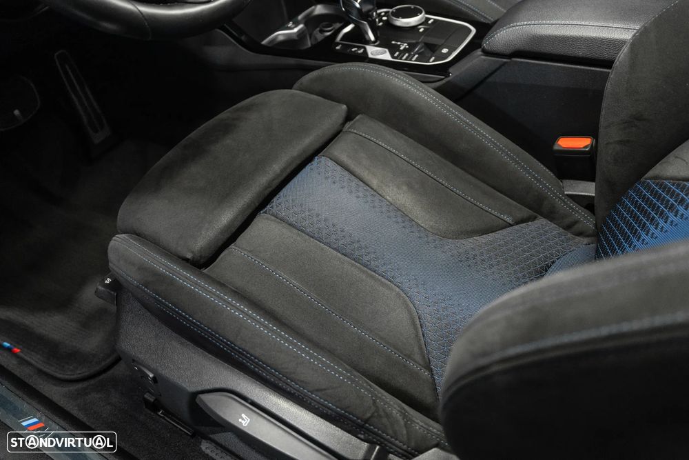 BMW 118 i Pack M Auto - 25