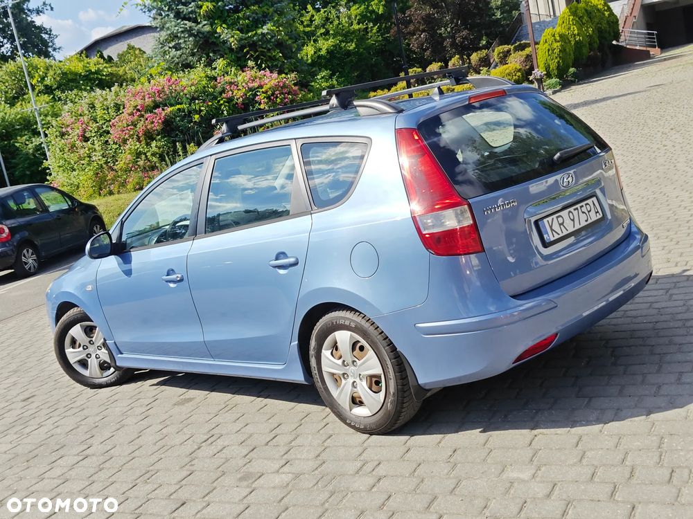 Hyundai i30 1.6 CRDi Classic + - 6