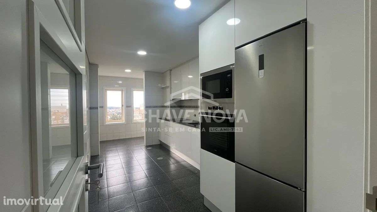 PS - Apartamento Na Madalena, T2+1 surpreende pelo espaço. - Grande imagem: 2/12