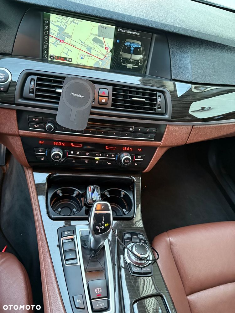 BMW Seria 5 525d - 21