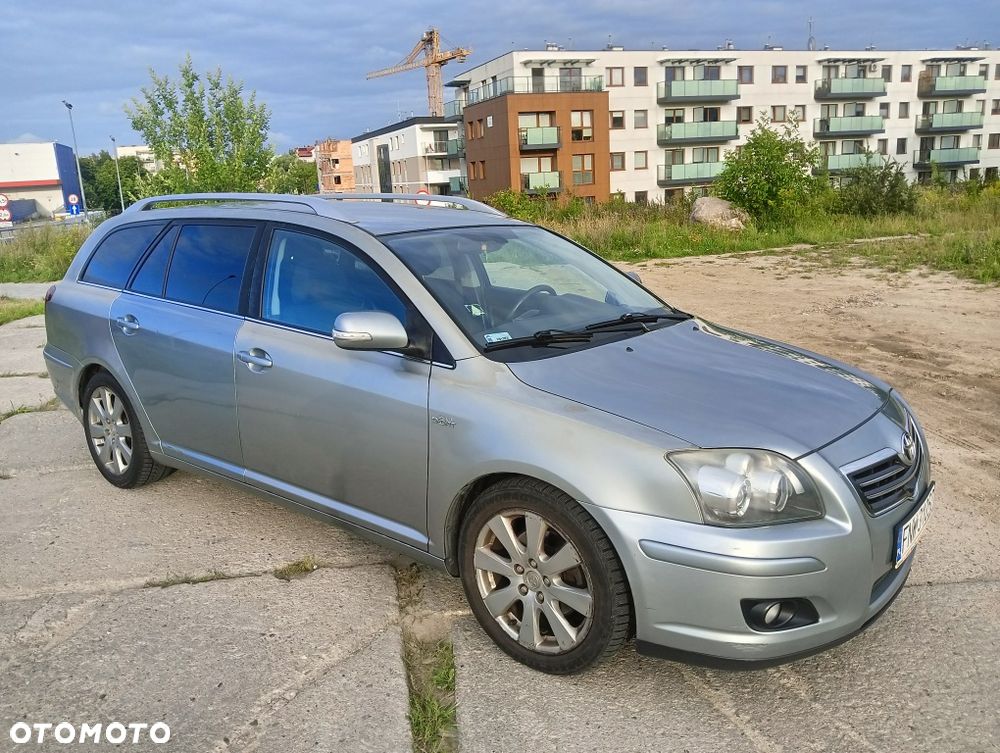 Toyota Avensis - 4