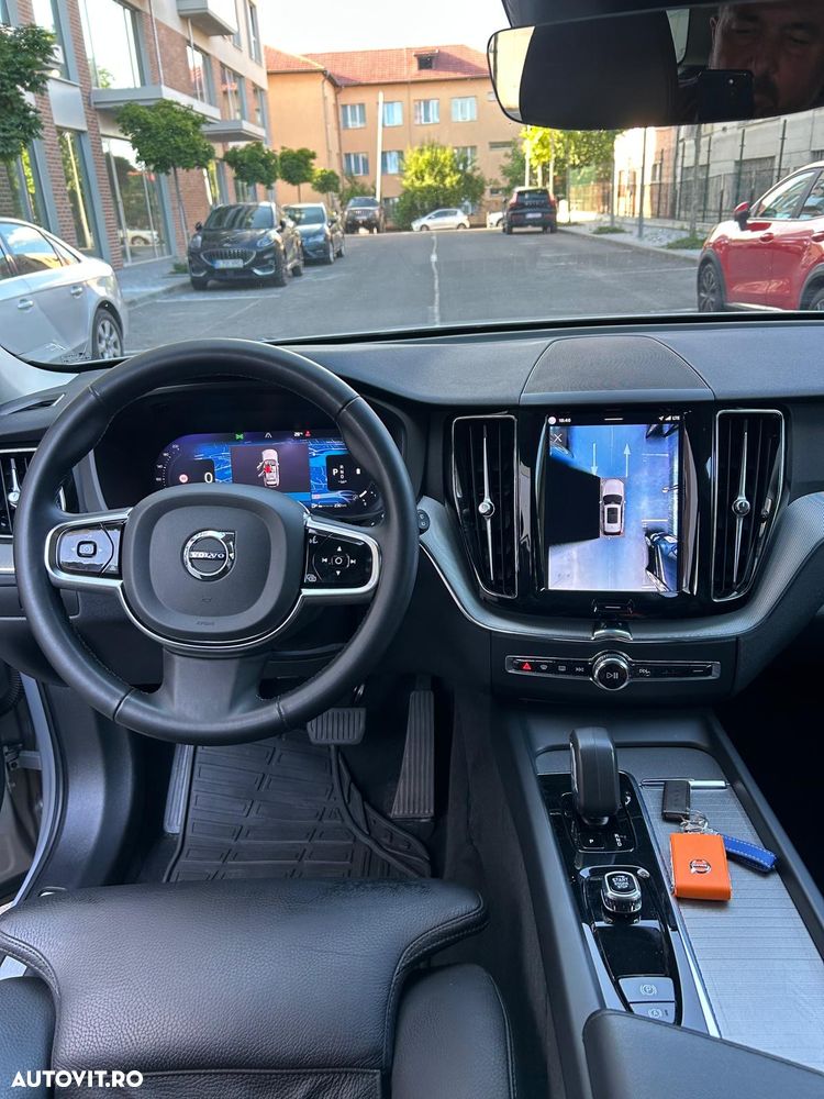 Volvo XC 60 B4 MHEV AT8 FWD Momentum - 6