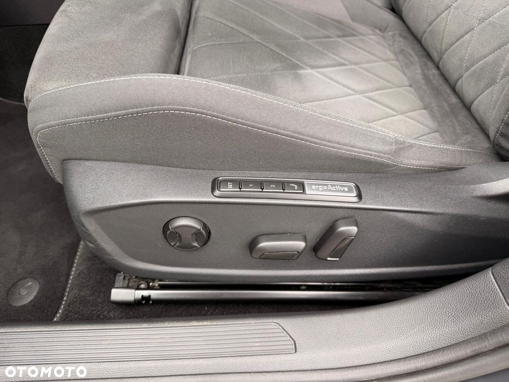 Volkswagen Golf - 17