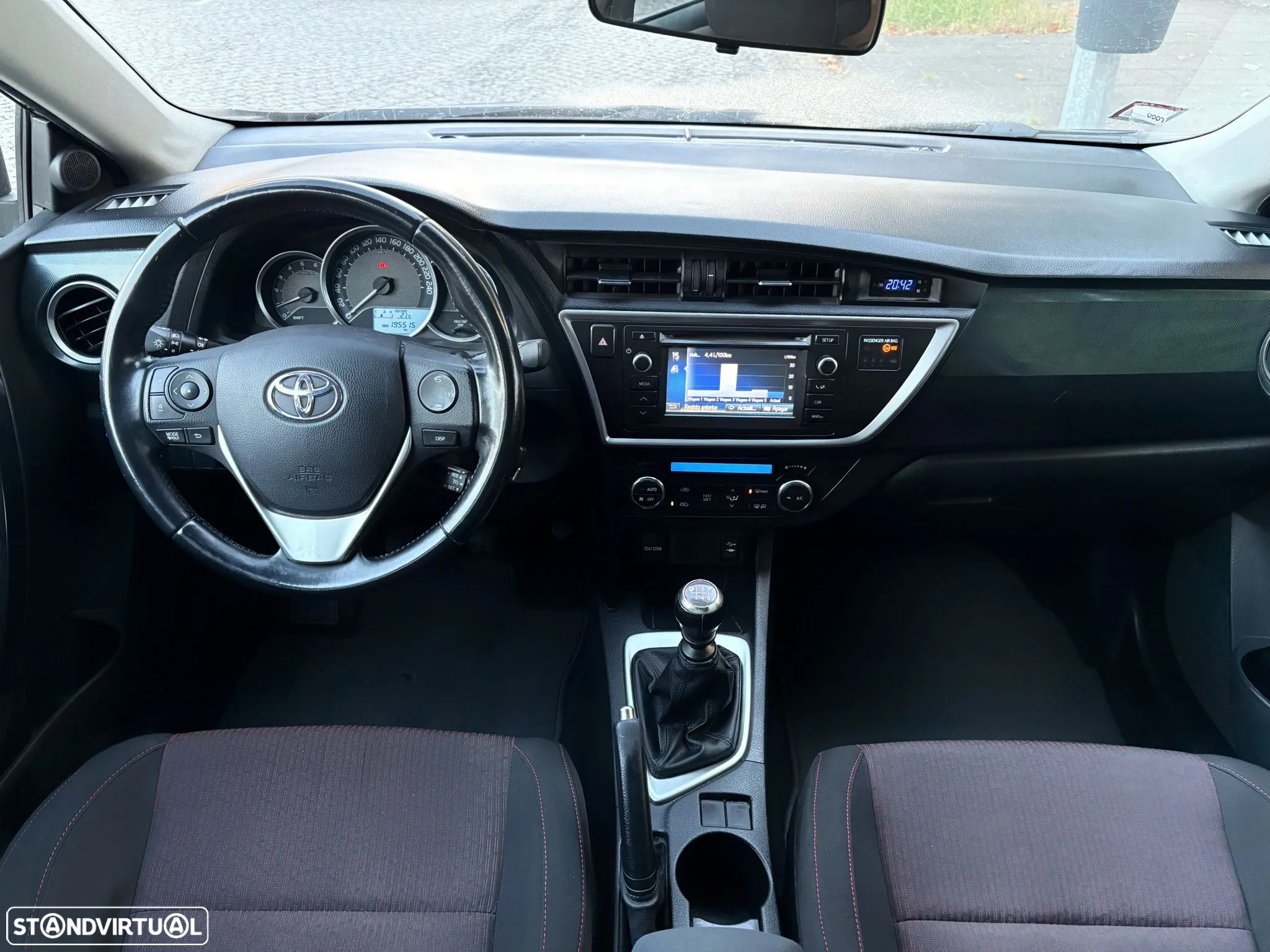 Toyota Auris Touring Sports 1.4 D-4D Comfort+Pack Sport - 4