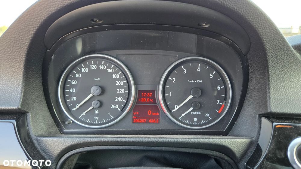 BMW Seria 3 330i - 14