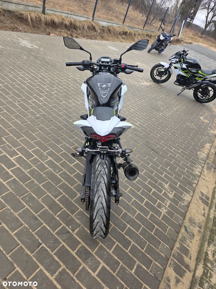 Kawasaki Z - 27