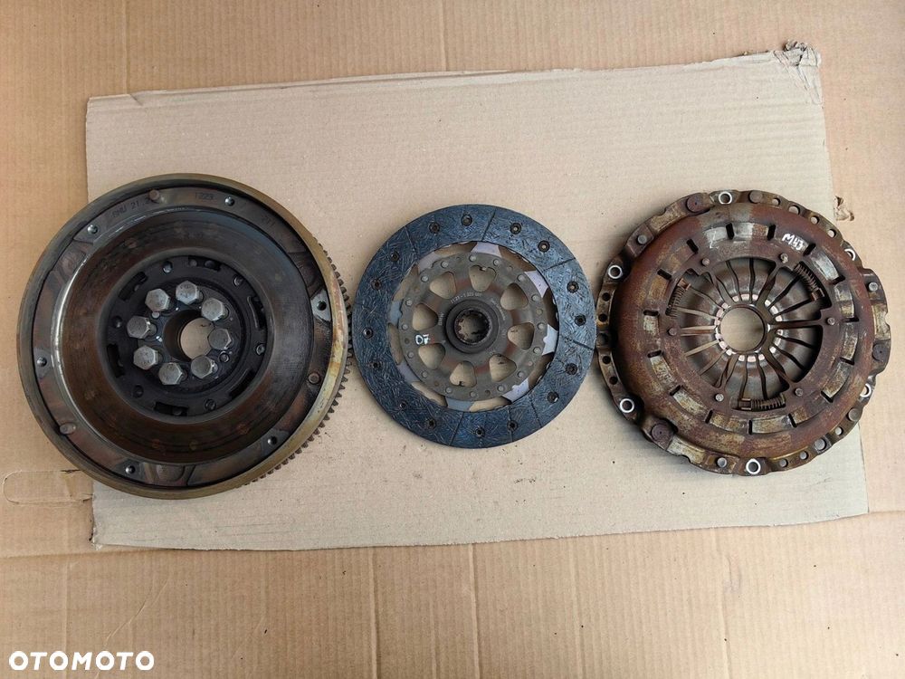 Sprzęgło BMW M43 1.6 1.8 1.9 benzyna 228mm dwumas tarcza docisk 1223711 - 1