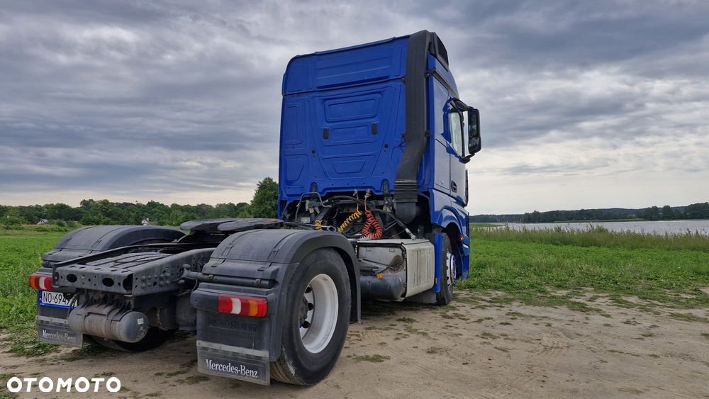 Mercedes-Benz Actros - 4