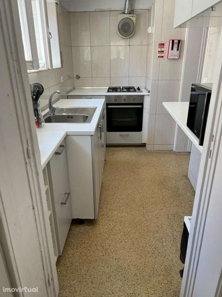 Quarto - localizado em Paranhos Porto - Grande imagem: 5/38
