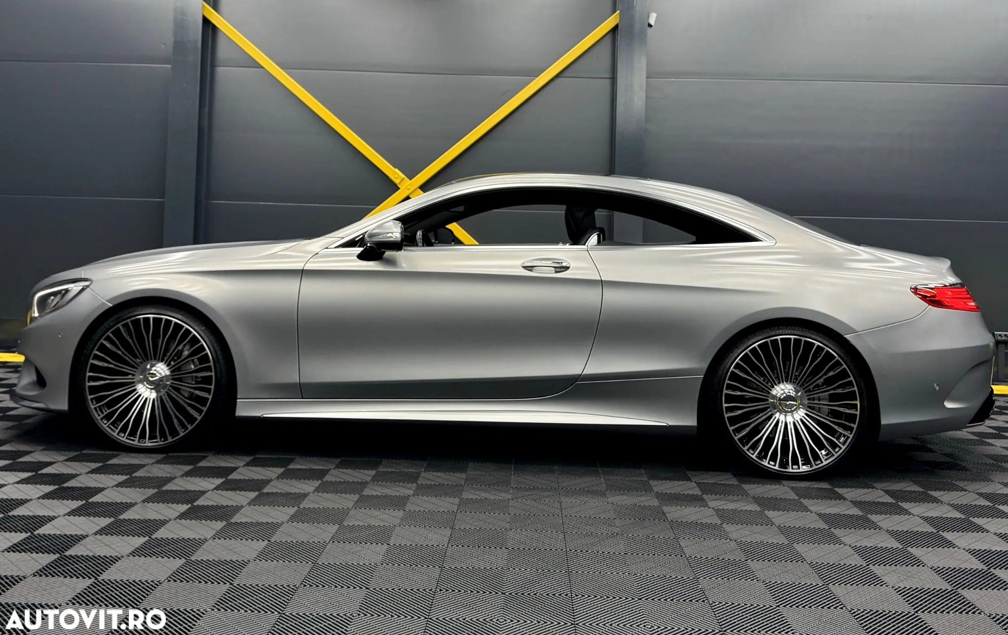 Mercedes-Benz S 500 4MATIC Coupe Aut - 12