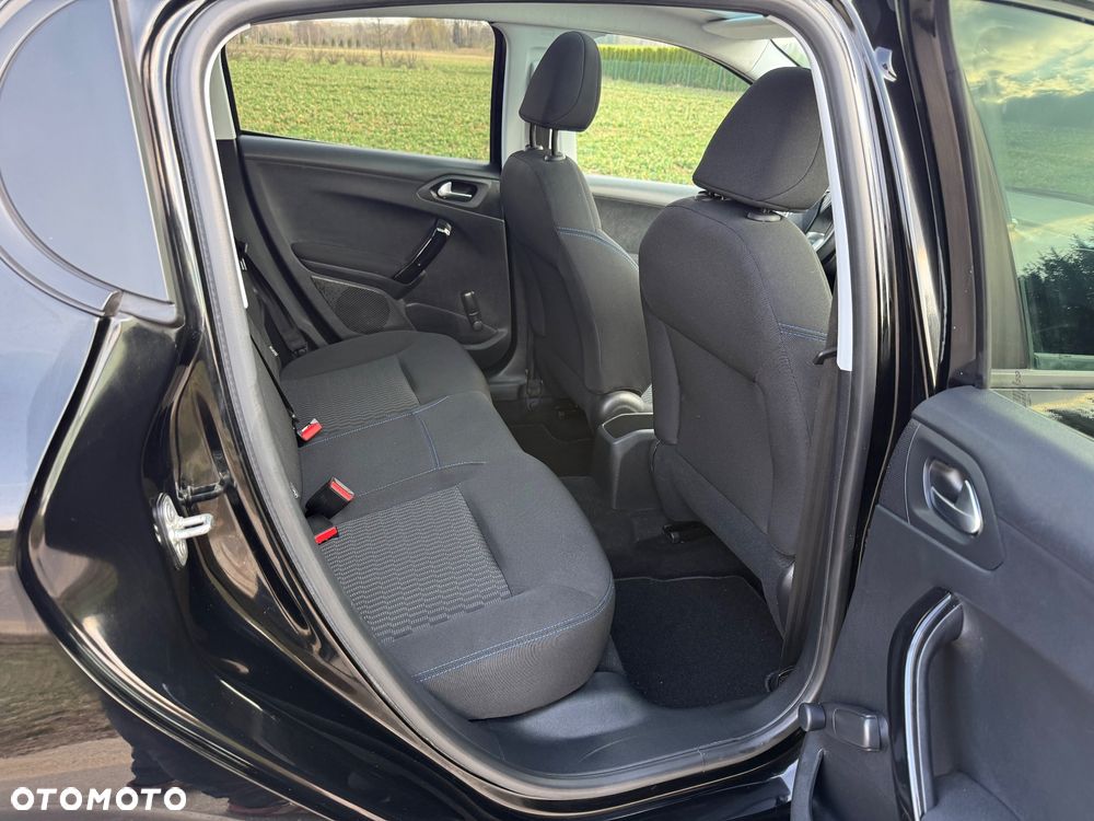 Peugeot 208 1.2 PureTech Style - 14